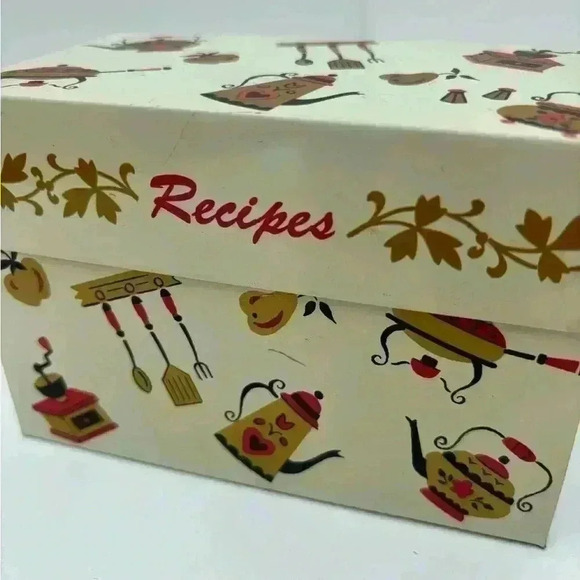 Vintage Ohio Art recipe tin with wonderful kitchen themed graphics - Picture 2 of 10